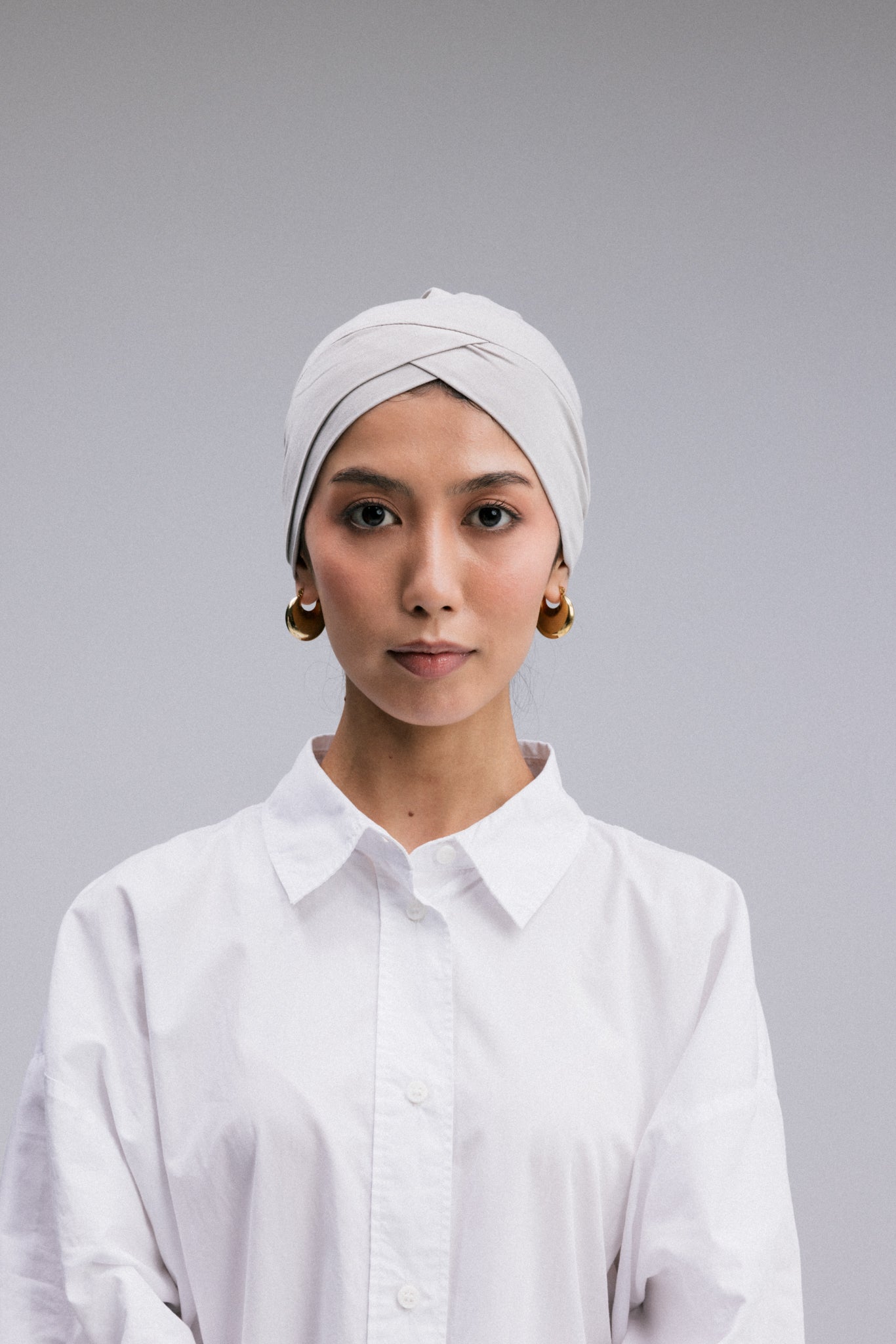 Overlay hijab undercaps featuring a stylish  criss cross design.
