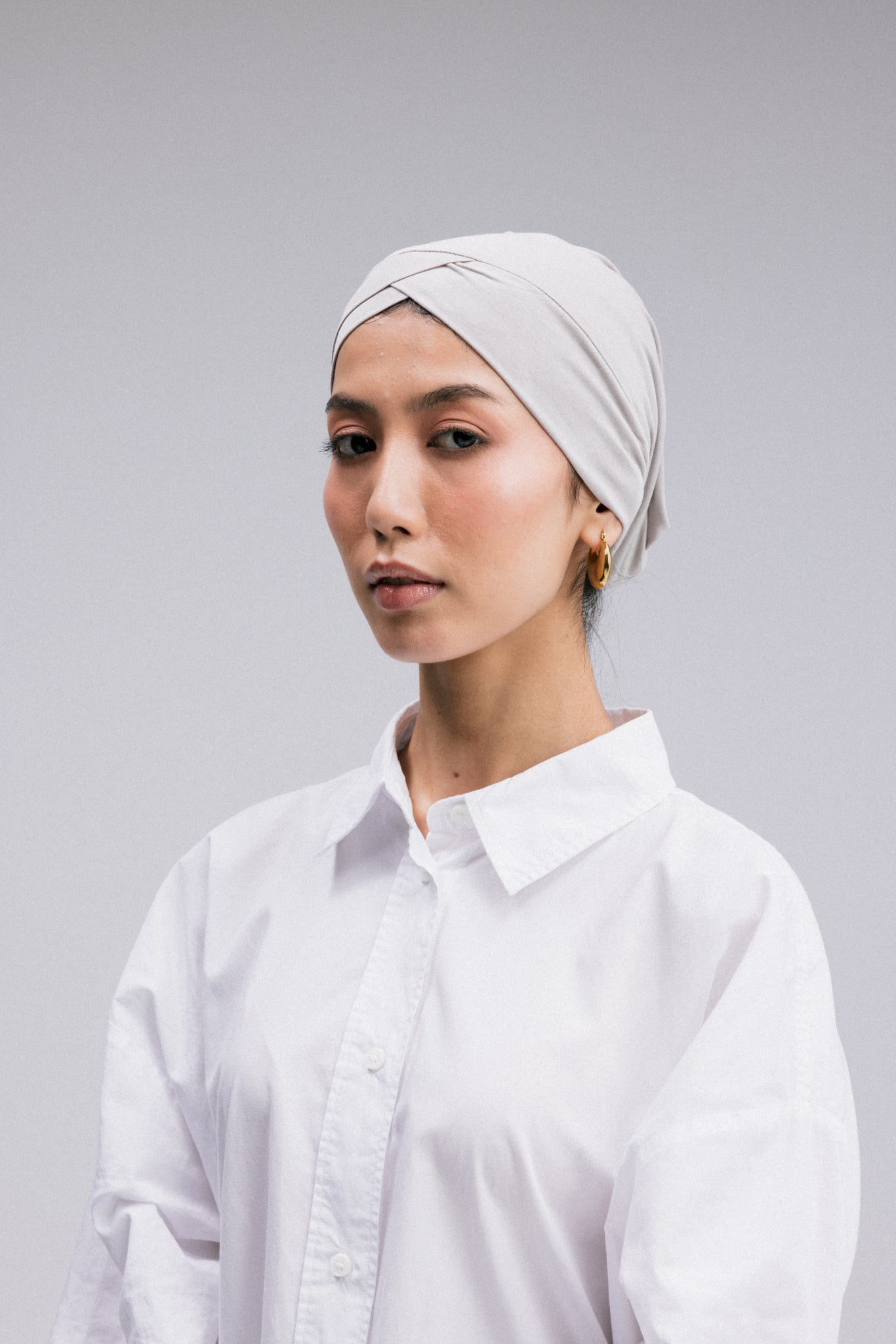 Overlay hijab undercaps featuring a stylish  criss cross design.